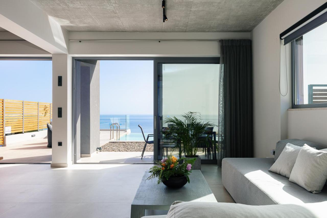 Krystallon Villas ปาไลโอโกรา ภายนอก รูปภาพ